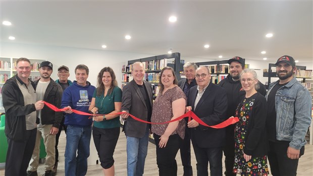 Saint-Claude : bibliothèque rénovée et service de garde inaugurés