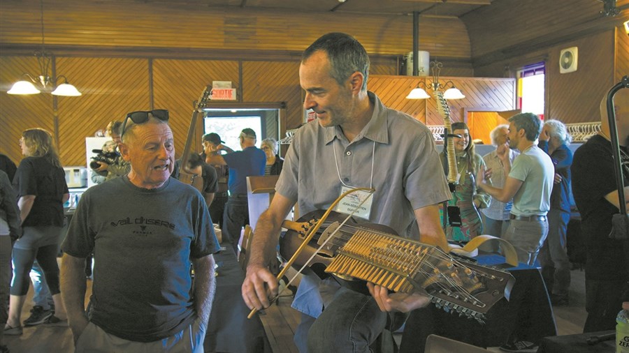 Une trentaine d’exposants au 4e Salon de la lutherie de Kingsbury